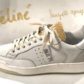 Juste l'originalité de la matière sur la languette pour rendre ce sneaker de Méliné  tout en cuir blanc trop trop beau 🤩😍🤩😍
#sneaker #womenshoes #new #spring2022 #onadore #fashion #modeaddict
www.balka.fr